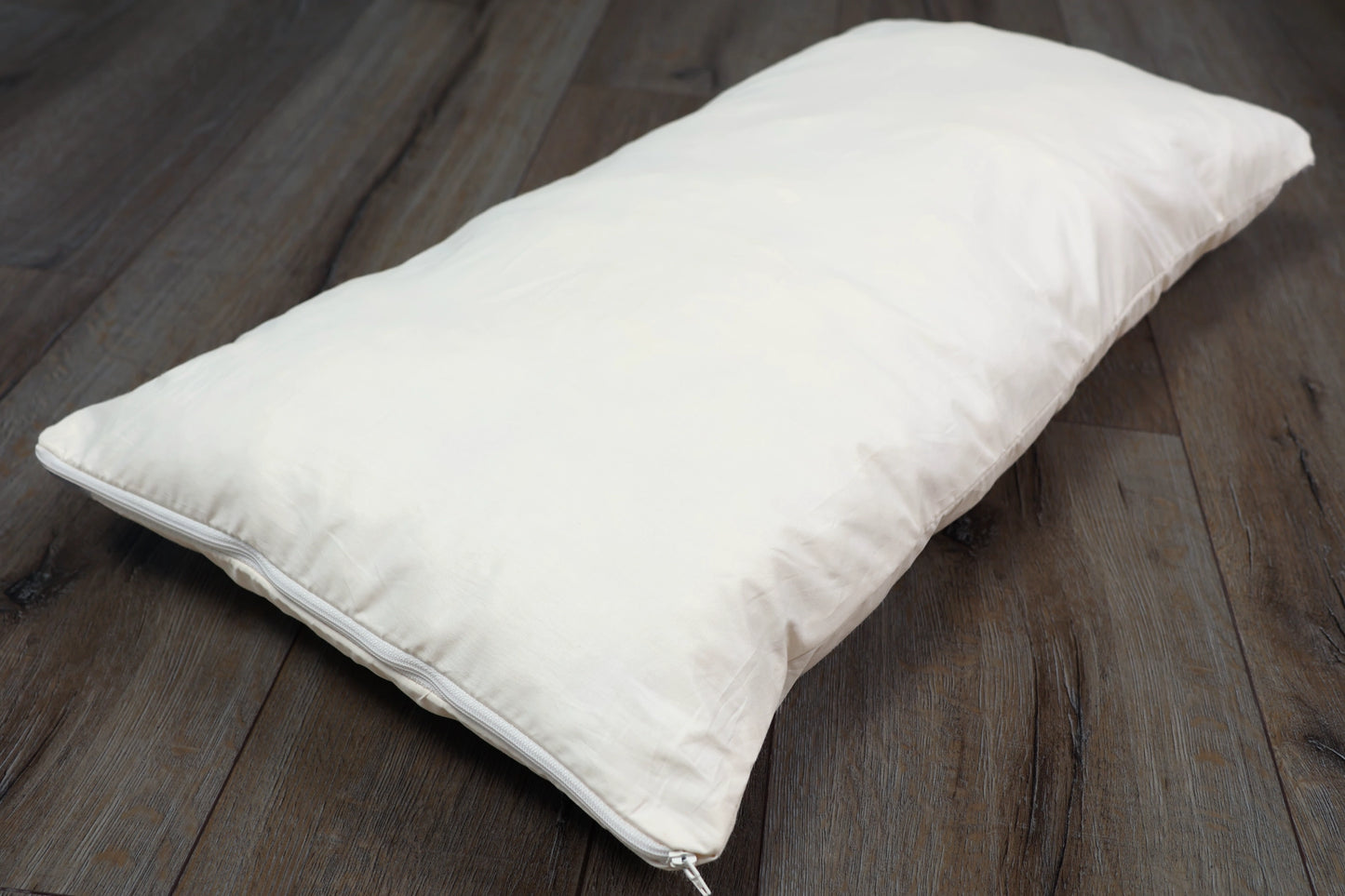 Kopfkissen 40 x 80 cm mit Inletthülle – KLEINER Naturbettwaren